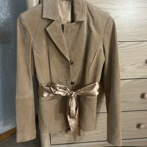 Vintage Elegant Tan Women's Jacket with Satin Belt